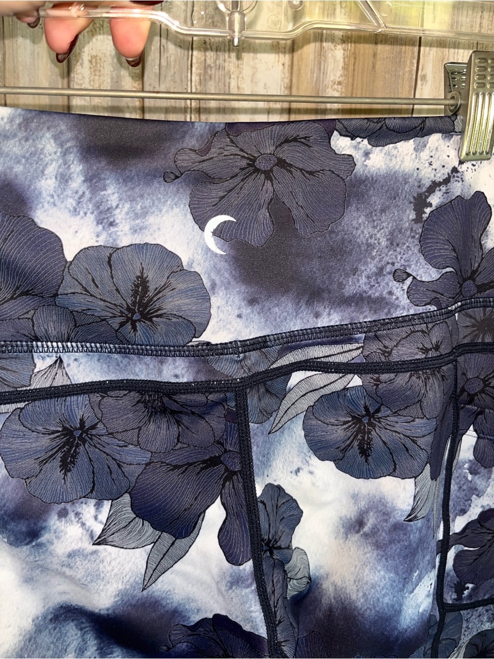 ZYIA Active Blue Floral Pocket Light n Tight Hi Rise Capri Leggings 4 - Picture 7 of 7